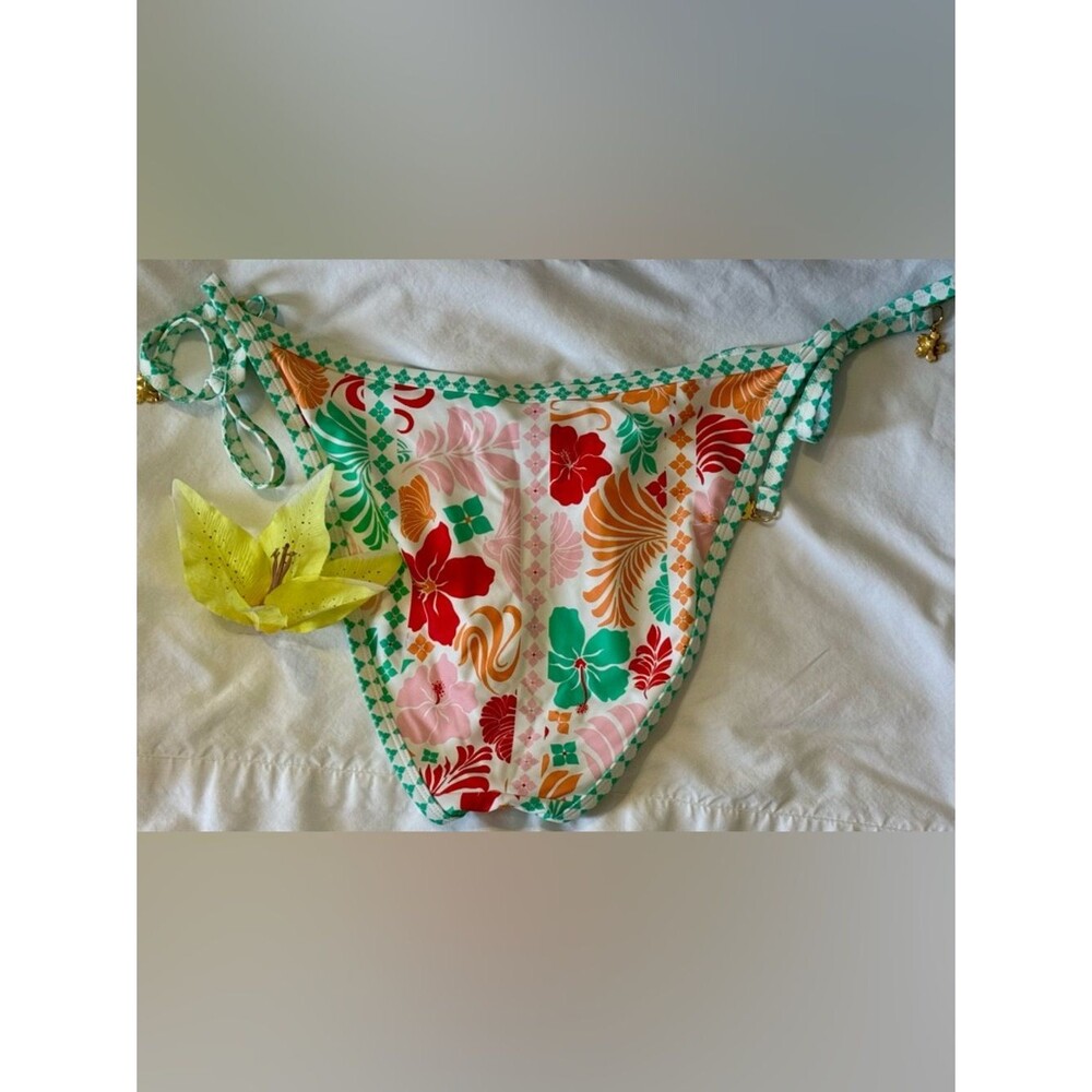 New with tags! “Surf Kitschy Binding
Triangle Bikini Bottom!” - Picture 5 of 6